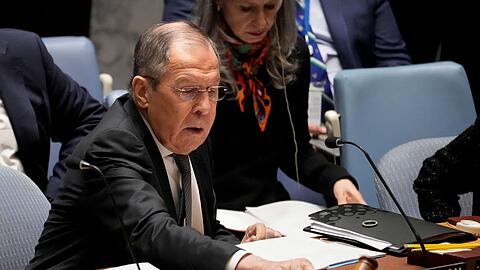 Der russische Sergej Lawrow eröffnet die Sitzung des UN-Sicherheitsrats in New York.