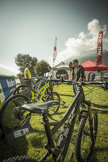 Flowige Trails, atemberaubendes Bergpanorama, stahlblauer See und Spaß mit Freunden: Nauders lädt am 29. Mai zu den ALUTECH Green Days 2014.