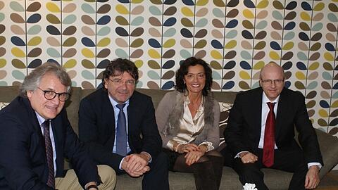 Trafen sich zur Spendenübergabe (v. li.): Andreas Speer, Albert Hingerl, Silvia Regnauer und 
Dr. Reinhard Pfeiffer.