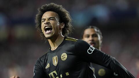 Ich trainiere viele Freistöße, "der erste hat nicht so gut geklappt. Da war ich froh, dass der zweite drin war", sagt Sané nach seinem Geniestreich zum 1:0 für die Bayern bei Benfica Lissabon.