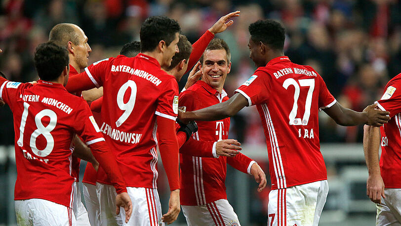Die Bayern überwintern nach dem Sieg gegen RB Leipzig an der Tabellenspitze. (Archivbild)