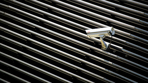 "Big Brother is watching you" - der SPD geht die Videoüberwachung aber noch nicht weit genug.