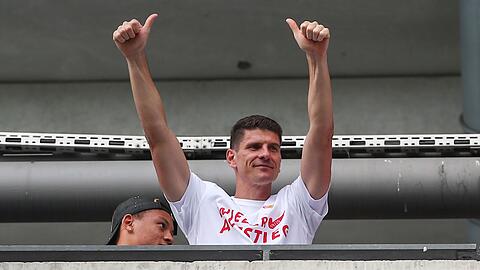 Beendet seine Karriere mit dem Aufstieg des VfB Stuttgart: Mario Gomez.