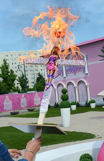 Die Femen-Aktion beim "Barbie-Dreamhouse" in Berlin. Die Bilder