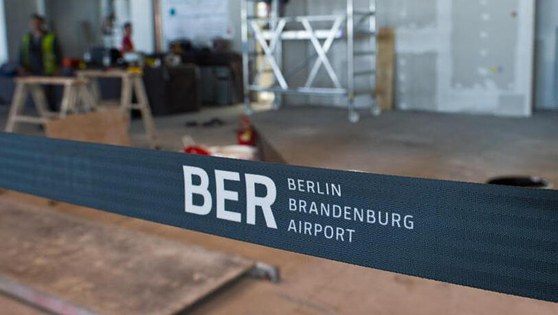 Im Januar waren neue Schwierigkeiten auf der Baustelle für den Hauptstadtflughafen bekannt geworden. Im Januar waren neue Schwierigkeiten auf der Baustelle für den Hauptstadtflughafen bekannt geworden.