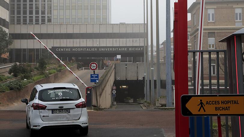 Traurige Gewissheit im Krankenhaus "L&rsquo;hôpital Bichat": Erstmals ist ein an dem Coronavirus erkrankter Mensch in Europa gestorben. Der chinesische Tourist sei in einer Pariser Klinik der Krankheit erlegen.