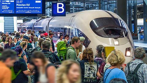 Mit dem Fahrplanwechsel der Deutschen Bahn kommen auch einige Ver&auml;nderungen f&uuml;r Reisende aus und nach M&uuml;nchen. (Archivbild)