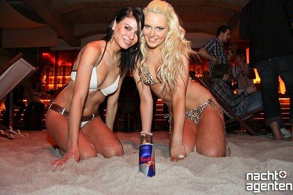 "New Year?s Eve on the Beach" im Beach 38°. Noch mehr Fotos gibt es unter: www.nachtagenten.de.