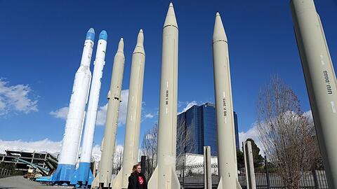 Im Iran produzierte Raketen und Satellitenträger (Archivbild).