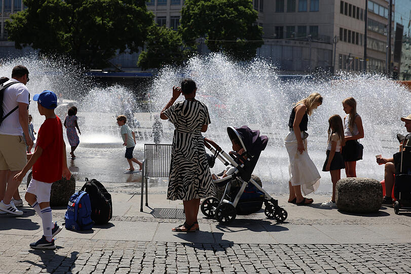Touri-Hotspot für eine Gratis-Erfrischung: der Stachus-Brunnen.