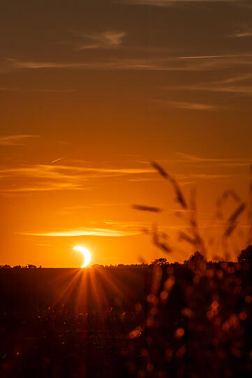 So beeindruckend war die Sonnenfinsternis ab Abendhimmel. Das Bild stammt von AZ-Leserin Eva Stephan. So beeindruckend war die Sonnenfinsternis ab Abendhimmel. Das Bild stammt von AZ-Leserin Eva Stephan.