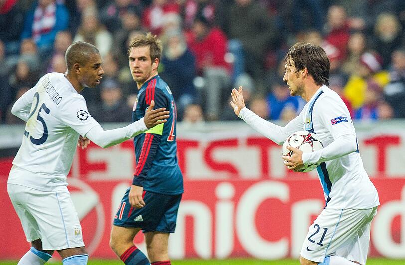 Philipp Lahm: Note 4. Comeback nach Oberschenkelzerrung, rechts hinten. Am 1:2 nicht unschuldig, beim 2:3 nicht zu sehen. Zwickt&rsquo;s noch?
