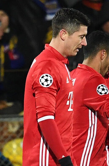 Robert Lewandowski - Note 5: Blieb ohne Torszene. Rieb sich in der russischen Defensive auf. Weitgehend ohne Bindung zu seinen Spielkameraden.
