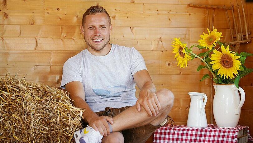 Patrick studiert Wirtschaftsingenieurwissen und ist Landwirt im Nebenerwerb. Patrick studiert Wirtschaftsingenieurwissen und ist Landwirt im Nebenerwerb.