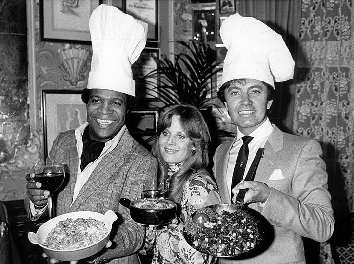 1979: Roberto Blanco mit Heidi Brühl und seinem Schlagerkollegen Rex Gildo (&dagger; 1999).