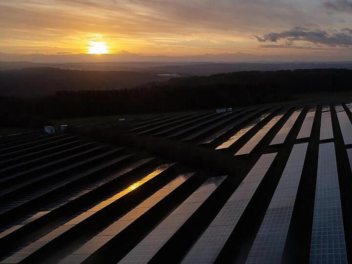 LEW Verteilnetz: Etwas mehr Strom aus Solaranlagen, aber viel weniger aus Wasser- und Windkraftanlagen. Foto: Thomas Frey/Archiv