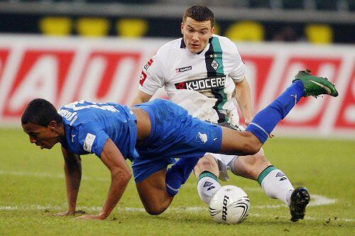 Harter Kampf zwischen Borussia Mönchengladbach und TSG 1899 Hoffenheim