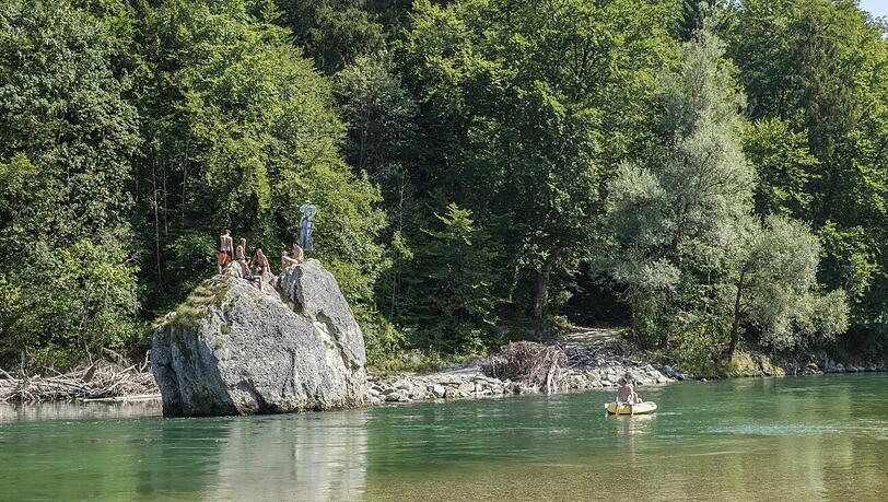 Der Georgenstein in der Isar. Der Georgenstein in der Isar.