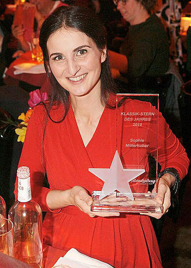 Die Sopranistin Sophie Mitterhuber mit ihrem Stern.