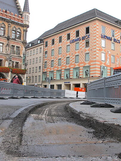 Große Maschinen sind Blickfänge - vor allem, wenn sie direkt am Marienplatz oder in der Fußgängerzone eingesetzt werden. Und vor allem für Männer.
