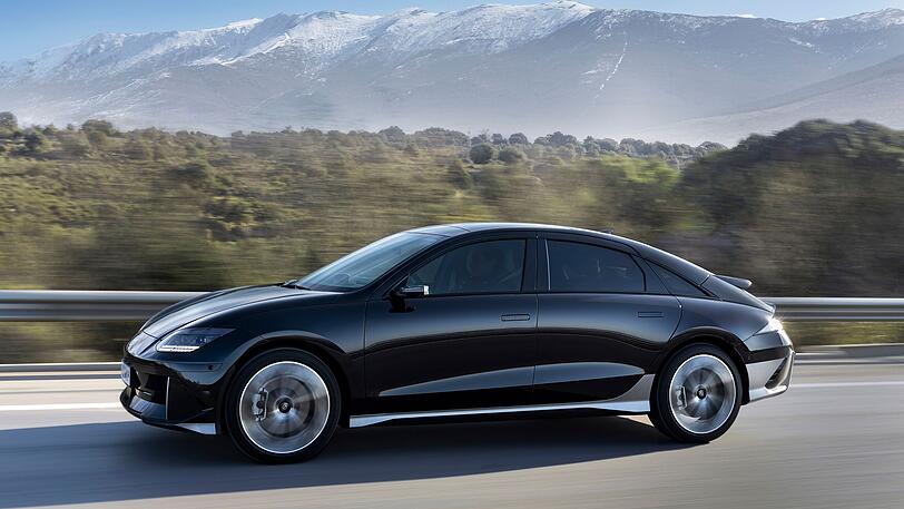 Windschnittig: An der Seitenansicht ist zu erkennen, warum der cW-Wert des Ioniq 6 so niedrig ist.