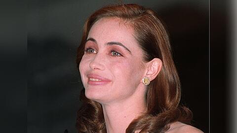 Die französische Schauspielerin Emmanuelle Béart erzählt in einer TV-Doku erstmals, dass sie als Kind ein Opfer von Inzest wurde.