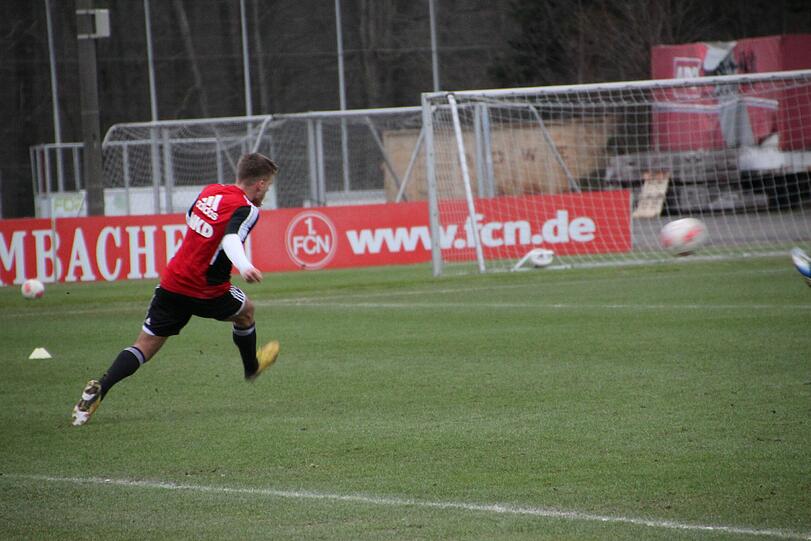 Am Nachmittag kam dann der Ball ins Spiel. Programmpunkte: Spielzüge und Taktik.