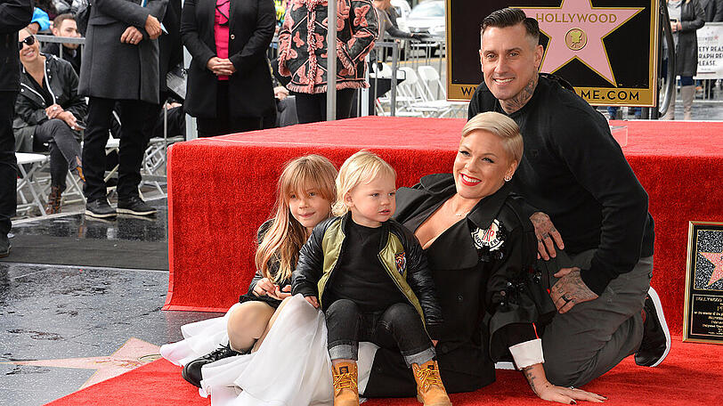 Pink mit ihrer ganzen Familie auf dem Hollywood Walk of Fame