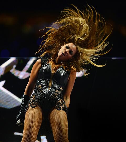 Super sexy im Superdome: Die Baltimore Ravens begeistern ihre Fans - und Sängerin Beyoncé Knowles legt in der Pause einen 13-minütigen Auftritt hin.