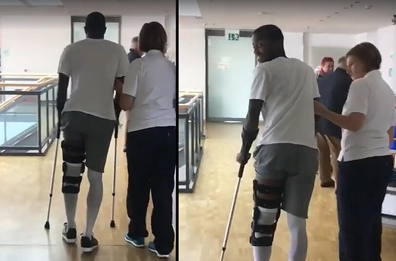 Sein Lachen hat er schon wieder: Victor Andrade bei ersten Gehversuchen.