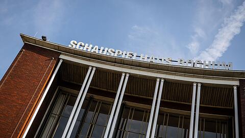 Das Schauspielhaus Bochum ist ein renommiertes Theater, das weit über die Stadt hinaus Publikum anlockt. (Archivbild) Das Schauspielhaus Bochum ist ein renommiertes Theater, das weit über die Stadt hinaus Publikum anlockt. (Archivbild)
