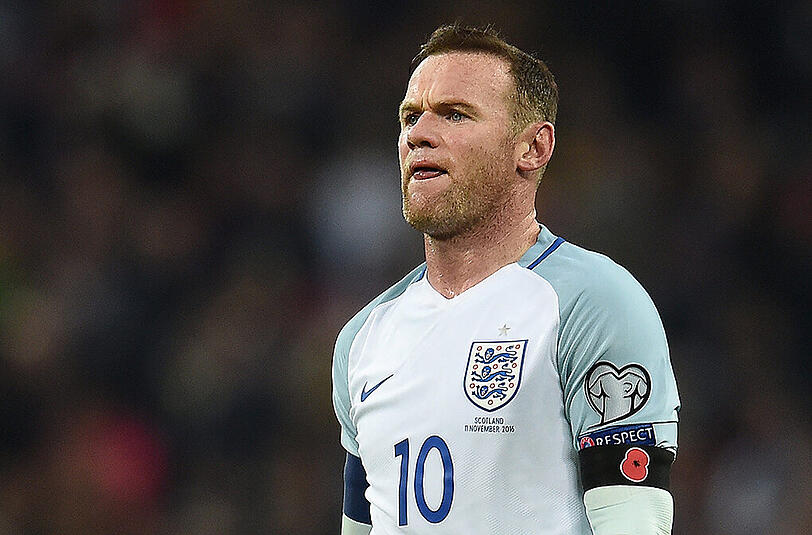 Wayne Rooney muss um seine Zukunft als englischer Kapitän bangen.