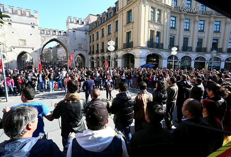 Weitere Bilder von der Demonstration am Stachus.