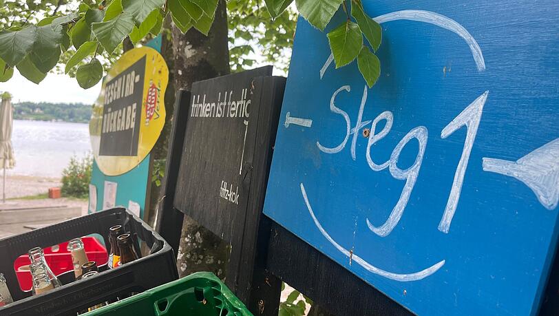 "Steg 1": Der Strandkiosk in Possenhofen hei&szlig;t genau wie der Steg. Nur ist der jetzt gesperrt und soll abgerissen werden.