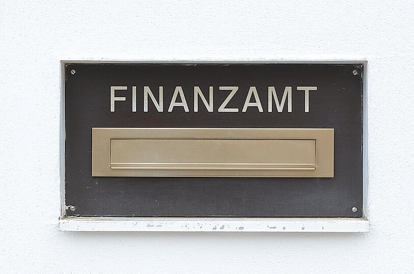 Finanzbeamte: 2852 Euro