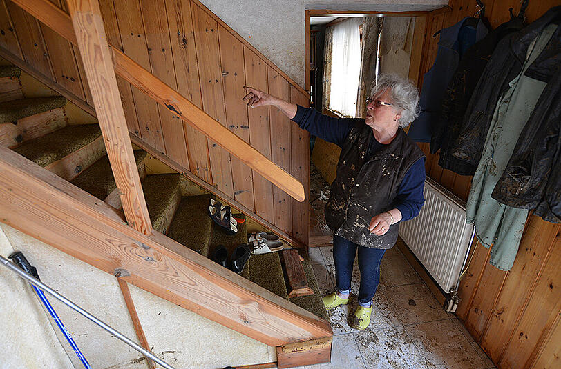 Schlamm, Chaos und noch mehr Schlamm: Das Dorf Anzenkirchen in der Gemeinde Triftern ist von dem Hochwasser am 01. Juni hart getroffen worden.