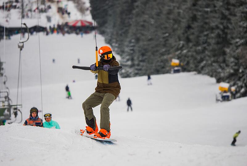 Insgesamt fiel in allen großen Skigebieten Neuschnee und die Bedingungen auf den Pisten sind in den einzelnen Wintersportorten noch recht gut.