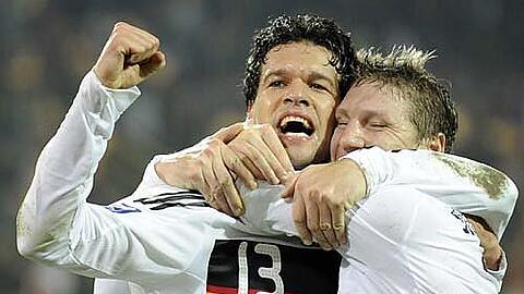 Michael Ballack (l.) mit Bastian Schweinsteiger
