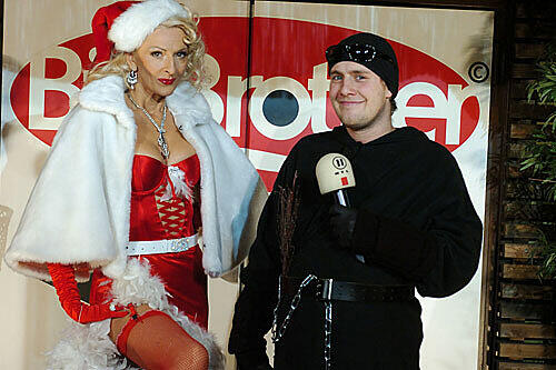 Oli P. moderierte einst Big Brother "Die Show", hier als heißer Nikolaus neben Desiree Nick, die...
