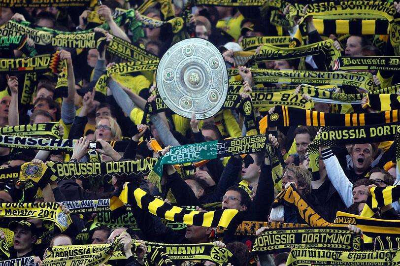 Es war das mit Spannung erwartete Gigantenduell, das vorgezogene Finale der Bundesliga - Dortmund gegen Bayern: die Bilder vom Spiel.