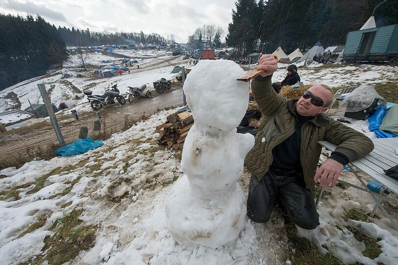 Am Wochenende treffen sich wieder Tausende Biker aus ganz Europa zum Elefantentreffen im Bayerischen Wald. Wie's da zugeht? Hier die Bilder vom letzten Jahr.