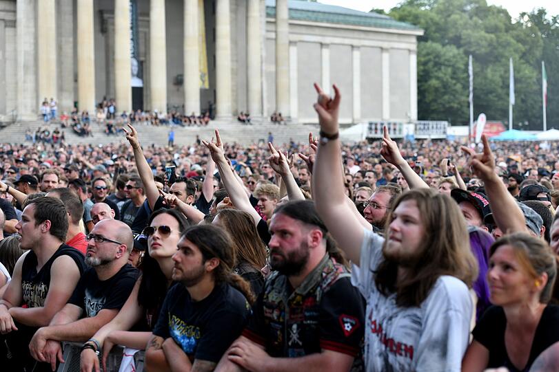 Rocker im Herzen: Die Fans bei Rockavaria