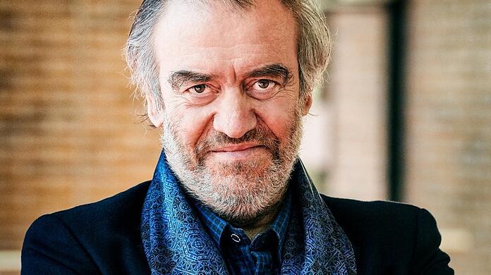 In der Isarphilharmonie hört man das Zischen, mit dem Dirigent Valery Gergiev gerne seine Einsätze begleitet, so direkt, als ob es neben dem eigenen Ohr stattfinden würde.