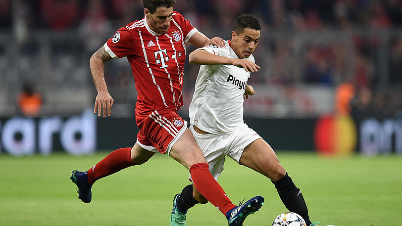 Javi Martínez: Note 4 - Nicht sein bestes Spiel. Hatte ein paar Probleme im Passspiel, besonders kurz vor der Halbzeit, als Sevilla nach Martínez&rsquo; Patzer fast die Führung erzielt hätte. Schoss aus der Distanz drüber (46.). Kurz vor Schluss heftig von Correa gefoult, der Rot sah.