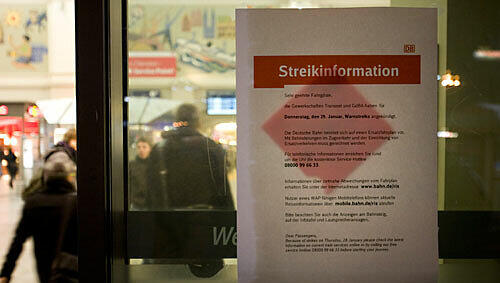 Streikinformation auf dem Bahnhof Streikinformation auf dem Bahnhof