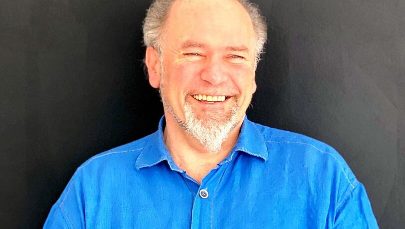 Robert Philipp. Der Architekt aus Pöcking beschäftigt sich mit der Mobilität der Zukunft. Seine Idee, Schiene und Straße besser zu verzahnen sowie eine Seilbahn am Starnberger See zu bauen, gehört zu den ausgewählten Projektideen der Internationalen Bauausstellung (IBA) Metropolregion München. Robert Philipp. Der Architekt aus Pöcking beschäftigt sich mit der Mobilität der Zukunft. Seine Idee, Schiene und Straße besser zu verzahnen sowie eine Seilbahn am Starnberger See zu bauen, gehört zu den ausgewählten Projektideen der Internationalen Bauausstellung (IBA) Metropolregion München.