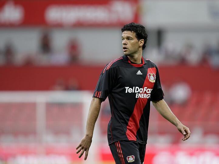 Michael Ballack spielt mit Leverkusen in der Europa League.