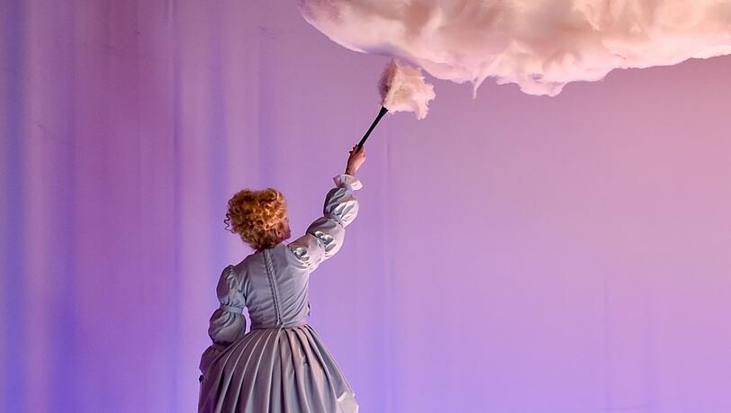 Anne Stein als Hedda Gabler. Anne Stein als Hedda Gabler.
