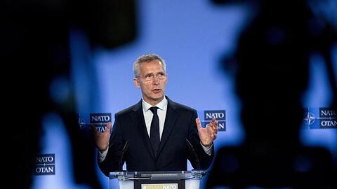 Generalsekretär Jens Stoltenberg spricht auf dem Nato-Russland-Treffen in Brüssel.
