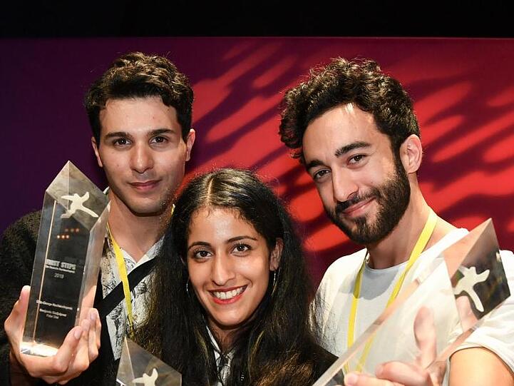 Benjamin Radjaipour (l-r), Banafshe Hourmazdi und Eidin Jalali wurden mit dem Götz-George-Nachwuchspreis ausgezeichnet.